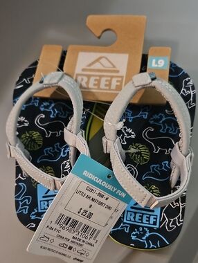 Reef Toddler Ahi Dino Flip Flop: NEW WITH TAGS: SIZE 9